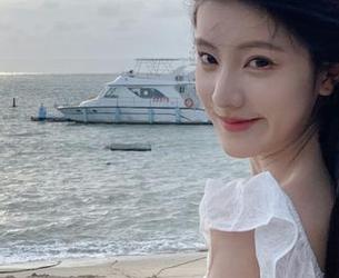 996工作狗的疯狂反击：用166fun直达职场八卦，巧妙躲避老板的目光！
