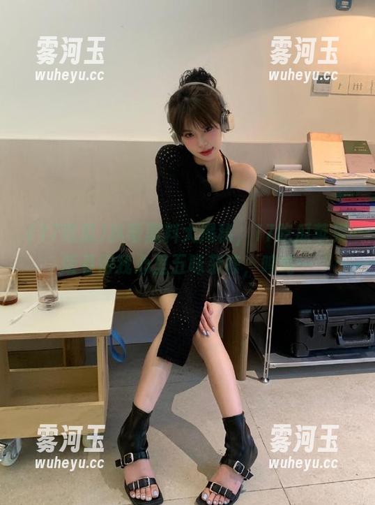 扒哥黑料大揭秘，17吃瓜苹果版看得我心里五味杂陈，呜呜…