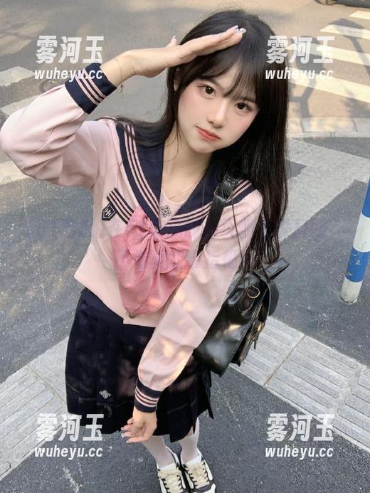 在51吃瓜的首页翻看黑料网，不看真的会后悔！
