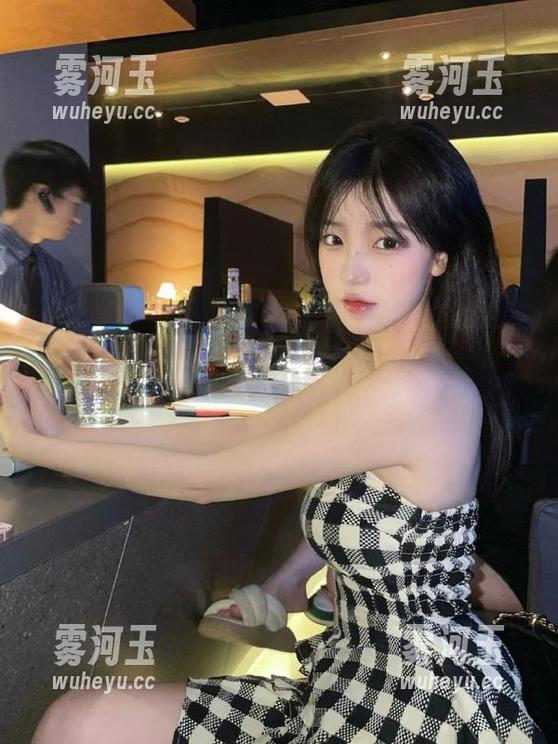 61吃瓜网 61吃瓜网入口:你以为瓜很好吃,但中心秘辛更让人上瘾