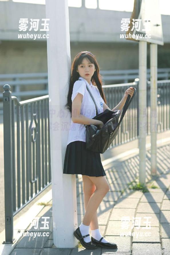 91i吃瓜中心 如果91i吃瓜中心首页是一种毒,你会沉迷多久?毕竟,瓜实在太多了!