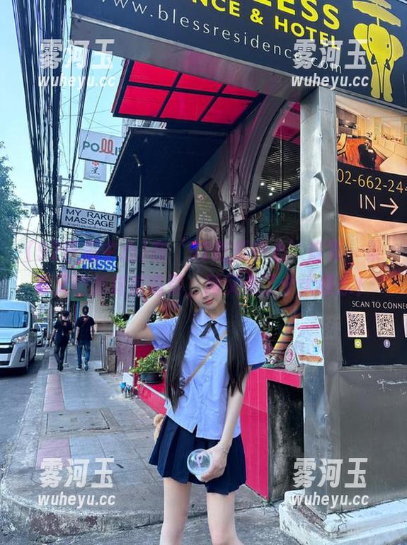 92吃瓜中心 在‘92吃瓜中心’首页,果真又被新鲜瓜吸引,网又来了个大跳水!