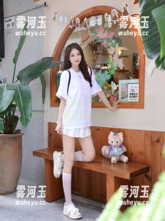 www.吃瓜网站：看热闹不嫌事大，瓜田里的暗流涌动！