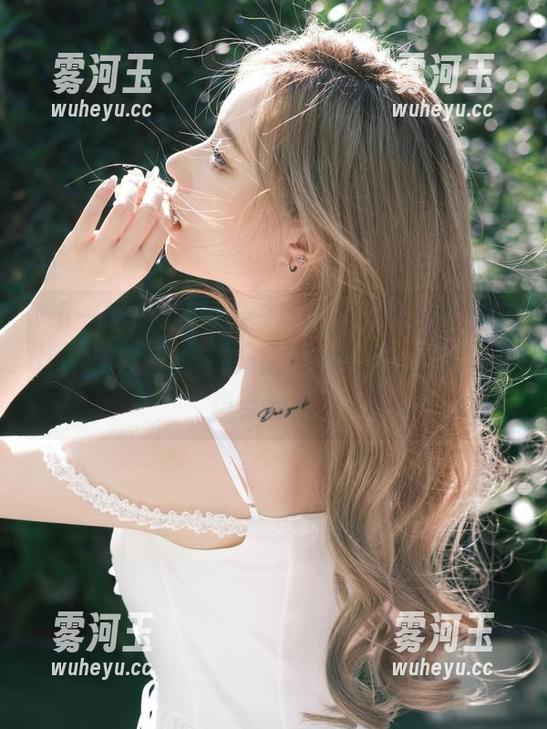 五一吃瓜 登录五一吃瓜,打开后发现瓜比我朋友圈的动态还要刺激,让人忍不住想点进去!