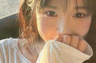 吃瓜网苹果版：这瓜今天又来了，还有点小酸呢！