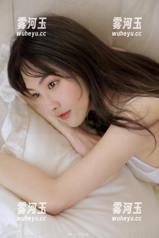 每日黑料 当狗子看见“每日黑料”:在线围观奇葩事件!