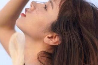 下载“黑料51”，这瓜挤得可真让人忍不住想咬一口！