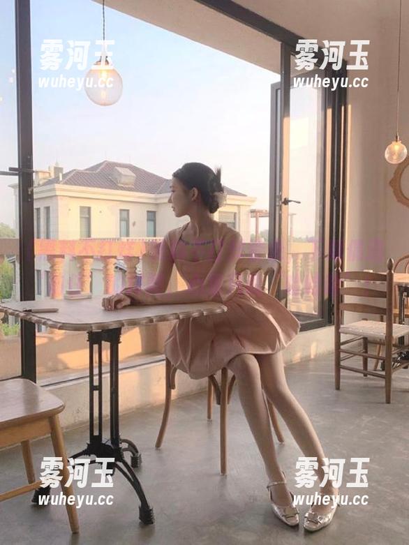 黑料不打烊登录，下载偶遇‘前任’的绯闻，心里只说‘哈哈哈’！
