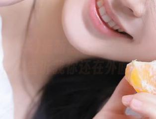 最新黑料都在黑料不打烊首页，别告诉我你还在外面偷听！