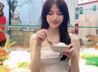 网页上竟然有“黑料原创”！我的好奇心被点燃了啊！