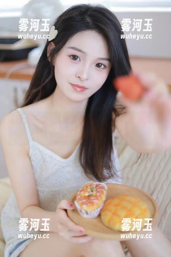 黑料头条 拒绝人生剧本,下载黑料头条,让八卦随时陪伴你的孤独!