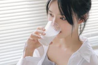 老司机的故事真是离谱到爆，赶紧点进黑料正能量视频看吧！