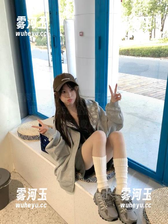 黑料正能量 听说黑料正能量去年搬了新家,现在2025地址瘫在我电脑里,还不赶紧收藏?
