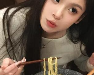 看谁在安卓黑料网在线怼得火花四溅，八卦界的小火苗真不能停！