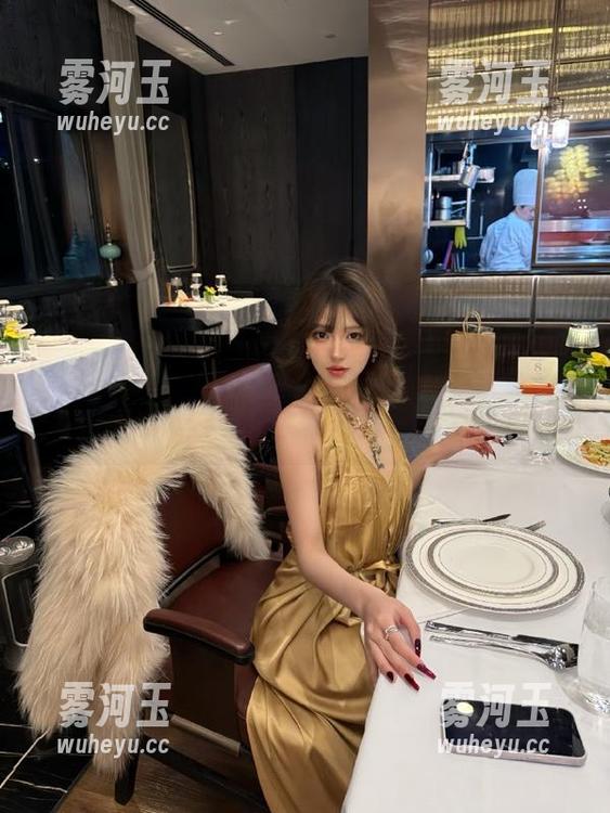 想知道黑社料的秘密？传送门打开，下载神奇胶囊，快来！